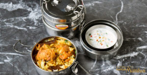 ゴーゴームンバイ　チキンビリヤニ　ダッバー　dabba　使用例　インドのステンレス弁当箱