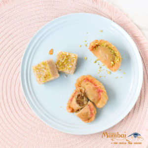 ムンバイ　スージーハルワ＆アップルグジヤ