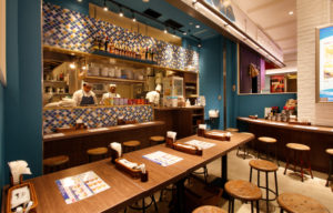 ムンバイ　みなとみらい　MARK IS みなとみらい　マークイズみなとみらい　横浜　インドカレー　ナン　ビリヤニ　インドビール　インドワイン　テイクアウト