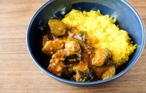 なすとチキンのカレー　冷凍カレー　アレンジ　レシピ　インド料理ムンバイ