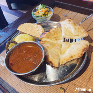 チーズナン＋ブラックペッパーチキン　インド料理ムンバイ　インドカレー　ゴーゴームンバイ　ムンバイダイニング　ナンエクスプレス　ムンバイエクスプレス　Mumbai　ランチ　ディナー　テイクアウト　