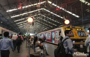 インドの駅　インド旅行　ムンバイ　India Mumbai
