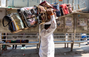 ダッバー　Dabba　インドのステンレス弁当箱　ダッバーワラ　dabba wala