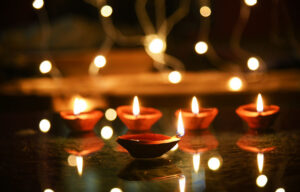 ディワリ　Diwali　インドのお正月　インド料理ムンバイ　Mumbai　diya　ディヤ