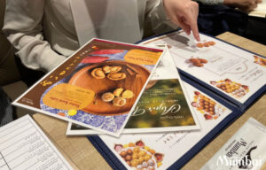 インドのアフタヌーンティー　ムンバイアフタヌーンティーセット　インド料理ムンバイ　インドスイーツ　インドスナック　マサラチャイ　無限チャイ　おかわり自由　飲み放題　インド菓子　ミタイ　mithai　Mumbai +The India Tea House　四谷　四ツ谷　アトレ恵比寿　東京