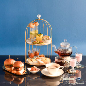 インドのアフタヌーンティー　ロイヤルアフタヌーンティーセット　インド料理ムンバイ四谷店　Mumbai + The India Tea House　インドスイーツ　ミタイ　MIthai　Indian Sweets　東京　四ツ谷　四谷のインド　チャイ飲み放題　無限チャイ　チャイおかわり自由　パニプリ　ワダパオ　グラブジャムン　ドークラ　ムングダルハルワ　The Blue Haveli　予約方法　何人から　値段　価格