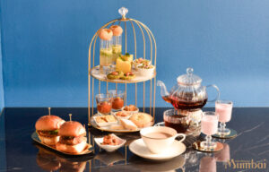 インドのアフタヌーンティー　ロイヤルアフタヌーンティーセット　インド料理ムンバイ四谷店　Mumbai + The India Tea House　Hanako　ハナコ　インドスイーツ　ミタイ　MIthai　Indian Sweets　東京　四ツ谷　四谷のインド　チャイ飲み放題　無限チャイ　チャイおかわり自由　パニプリ　ワダパオ　グラブジャムン　ドークラ　ムングダルハルワ　The Blue Haveli　予約方法　何人から　値段　価格