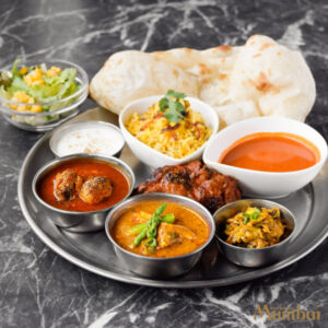 インド料理ムンバイ　MARK IS みなとみらい　春ターリー　限定メニュー　期間限定　アスパラチキン　チキンビリヤニ　トマトスープ　キャベツのサブジ　インドの定食　Thali　ミタイ　インドスイーツ　mithai　Indian sweets　神奈川県横浜市　みなとみらい線　インドカレー　ランチ　ディナー