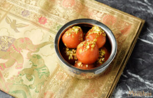 インドスイーツ　グラブジャムン　山崎怜奈の誰かに話したかったこと。　インド料理ムンバイ　四谷店　四ツ谷　Mumbai + The India Tea House　インド菓子　ミタイ　mithai　ダレハナ　インドのアフタヌーンティー　マサラチャイ　東京