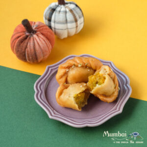 かぼちゃグジヤ　パンプキングジヤ　Pumpkin Gujiya　インドスイーツ　インド菓子　ミタイ　mithai　インド料理ムンバイ　ムンバイダイニング　四谷　四ツ谷　アトレ恵比寿　Indian Resuarant Mumbai　Mumbai Dining　テイクアウト　インドのアフタヌーンティー　東京都新宿区　渋谷区　山手線　総武線　中央線